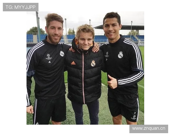 厄德高 vs 克罗斯:传控风格与组织核心差异 厄德高 vs 克罗斯:传控风格与组织核心差异