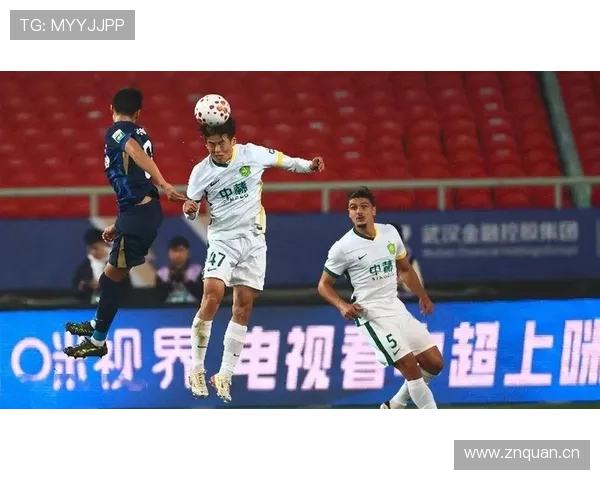 申花防守稳固,但进攻效率不足制约领先优势扩大 申花防守稳固,但进攻效率不足制约领先优势扩大